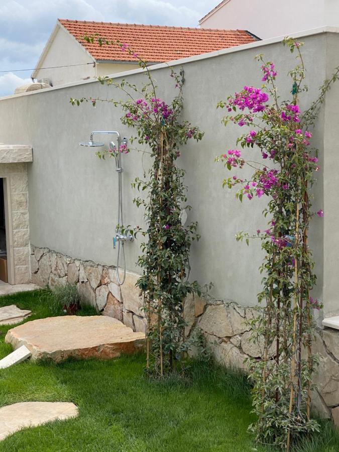Villa Mediterra Garden & Pool Bol Bagian luar foto